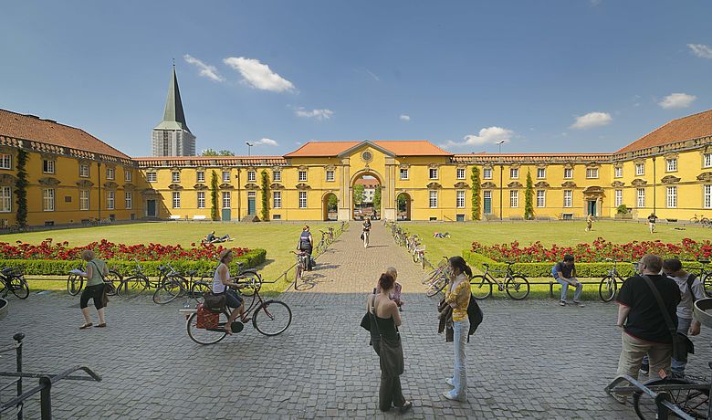 Innenhof des historischen Hauptgebäudes der Universität Osnabrück