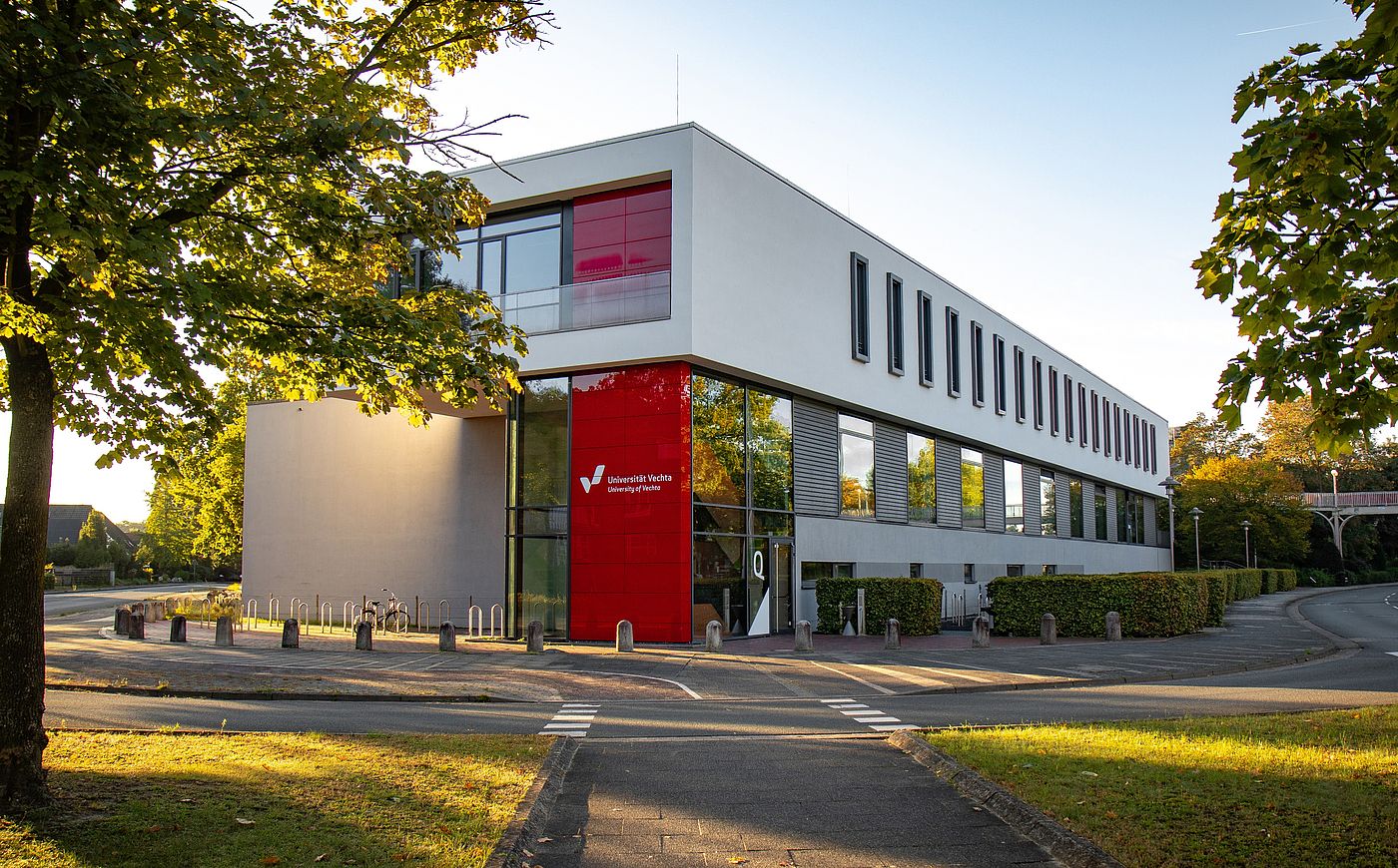 Außenansicht des Q-Gebäudes der Universität Vechta